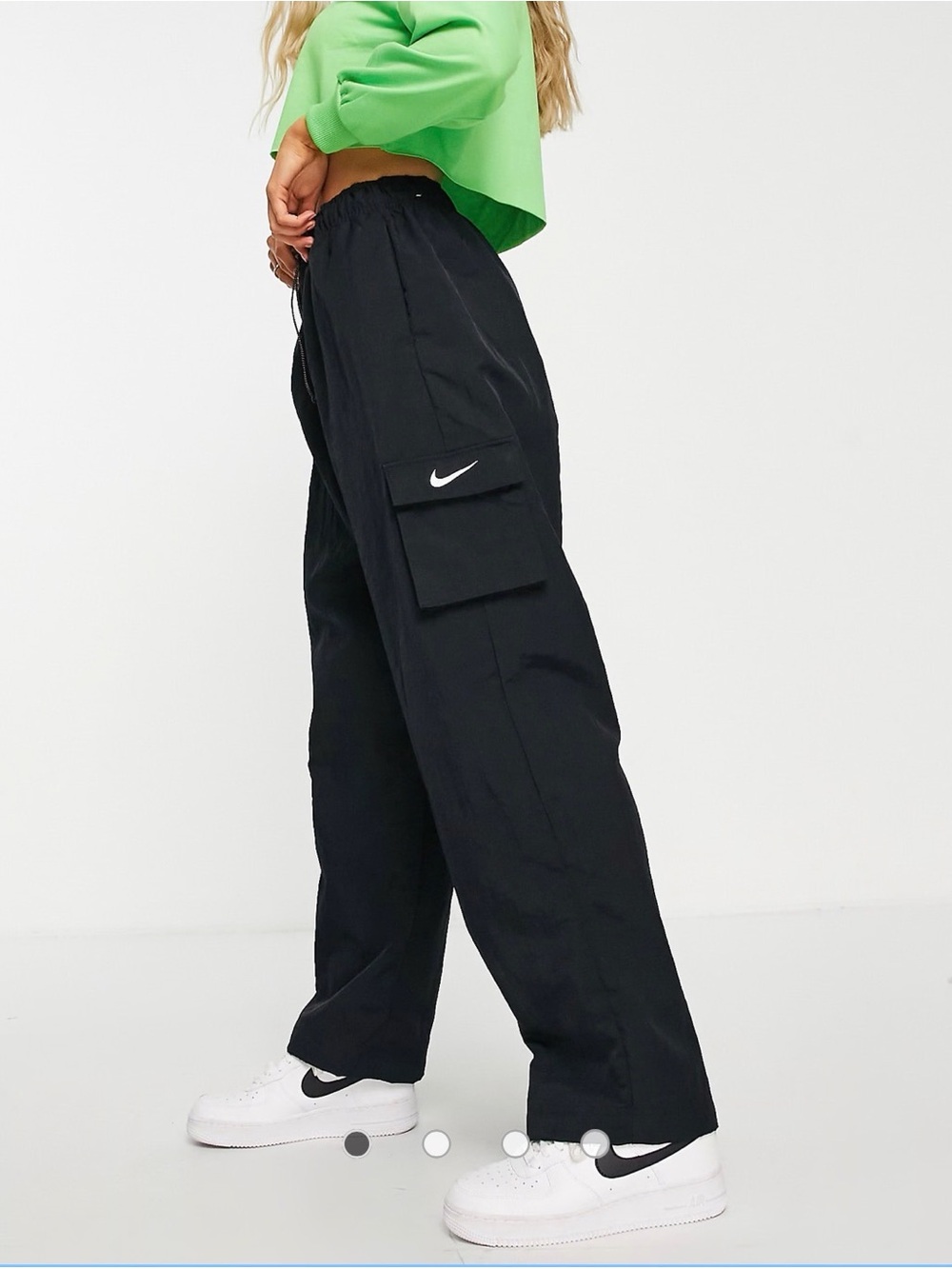 Nike Black Women's XL Cargo Nylon Woven Cargo Pants - Picture 3 of 5